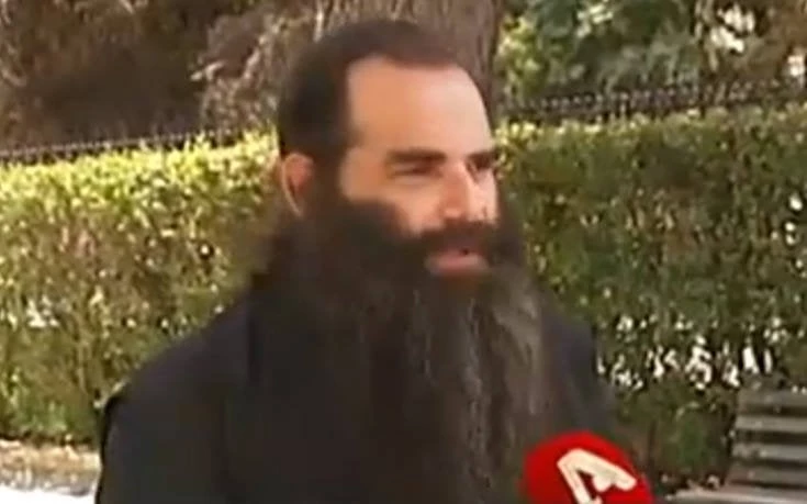 Νέες μαρτυρίες επιζώντων από τη μεγάλη πυρκαγιά: Ο εφημέριος που δεν πρόλαβε να χτυπήσει τις καμπάνες και ο σκύλος που έσωσε ζευγάρι (βίντεο)